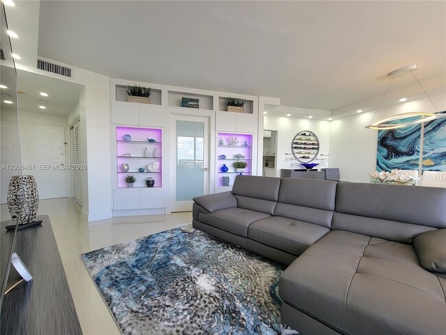 Building Photo - 3505 S Ocean Dr