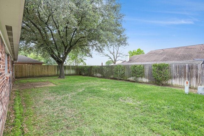 Building Photo - 5039 Tain Dr