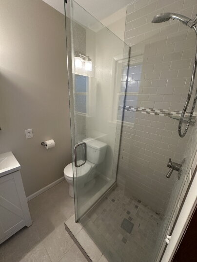 Building Photo - "Charming 4-Bed Retreat in Edina: Spacious 2142 Sq Ft with Hardwood Elegance & Cozy Fireplaces!"