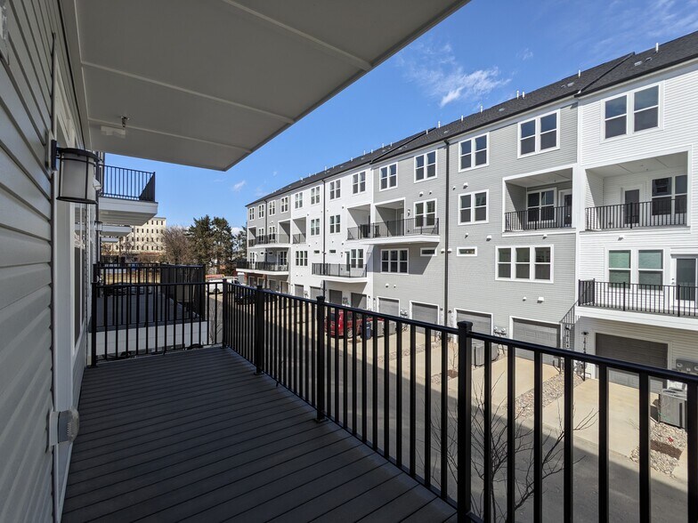 Building Photo - 2089 Henson Norris St
