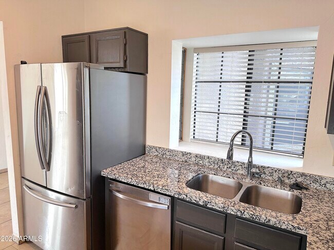 Building Photo - 4725 E Brown Rd