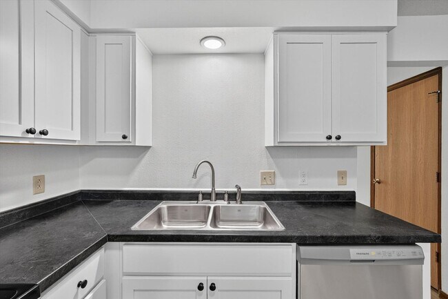 Building Photo - 6839-6841 Woodlake