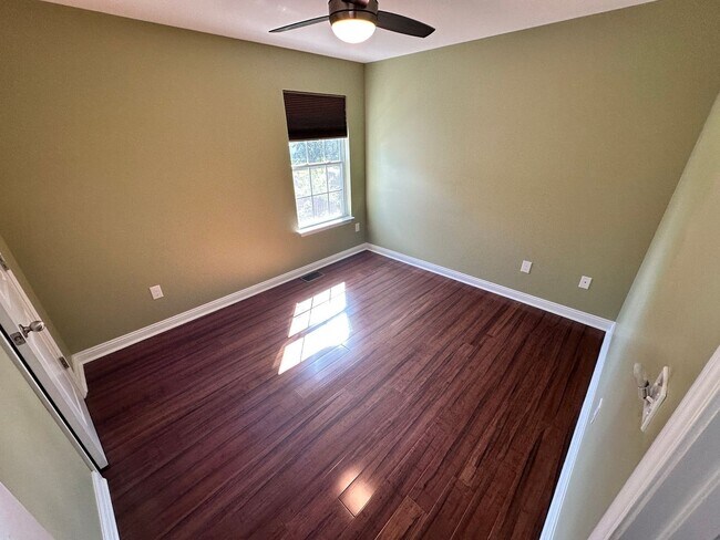 Building Photo - 408 Cunningham Ln