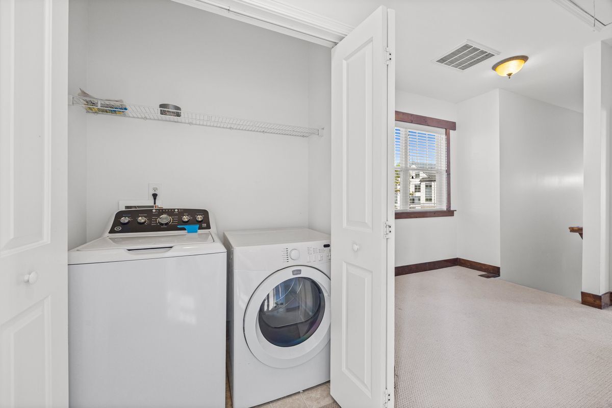 Building Photo - 1733 Matheson Ave