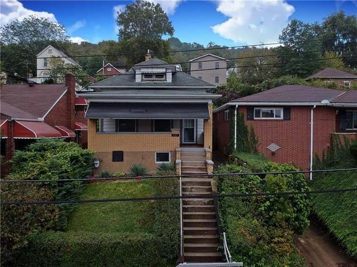 Primary Photo - 327 Erie Ave