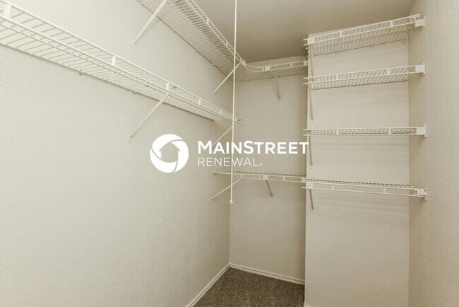 Building Photo - 3 Bedroom Pet-Friendly Home in FORT WORTH, TX with Main Street Renewal
