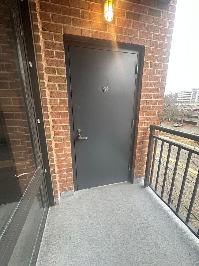 Building Photo - 2451 Midtown Ave