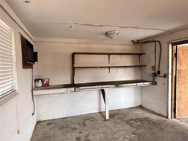 Building Photo - 3704 36th St W