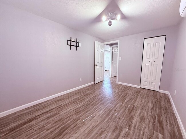 Building Photo - 4514 W Fern St