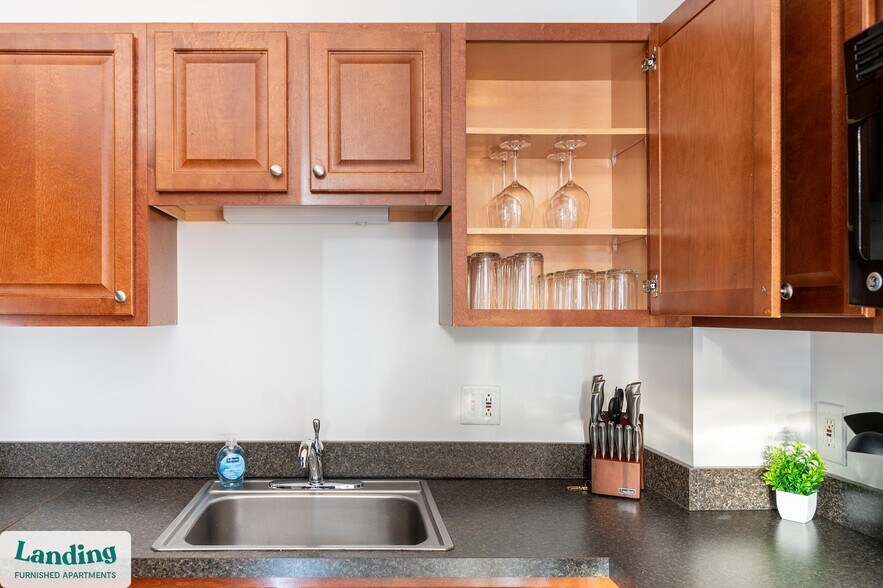 Building Photo - 45 Willow St