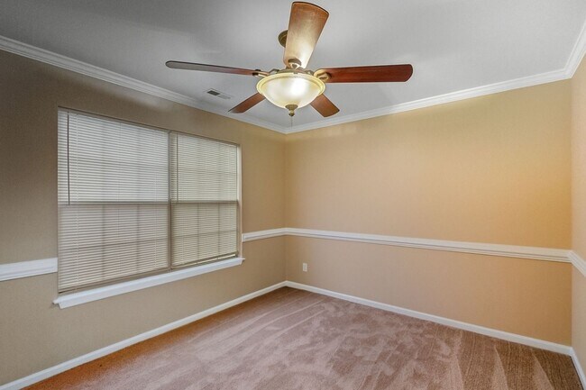 Building Photo - Charming 3BR House with Big bonus room ove...