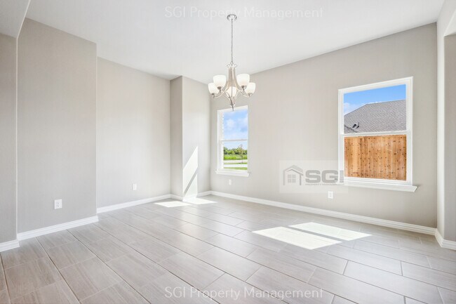Building Photo - 209 Cedar Elm Ln
