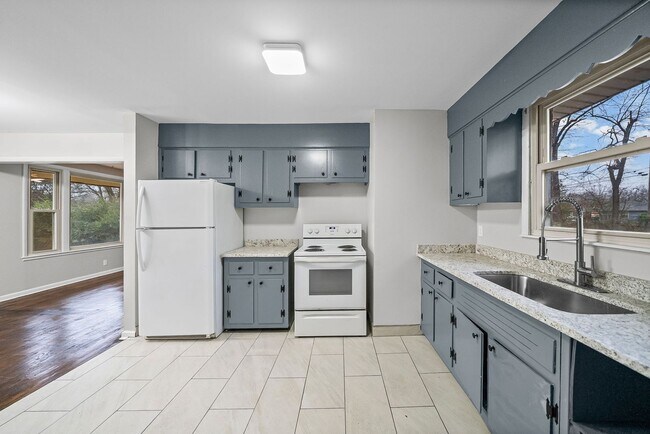 Building Photo - Remodeled 4 bedroom 2 bath home for rent!