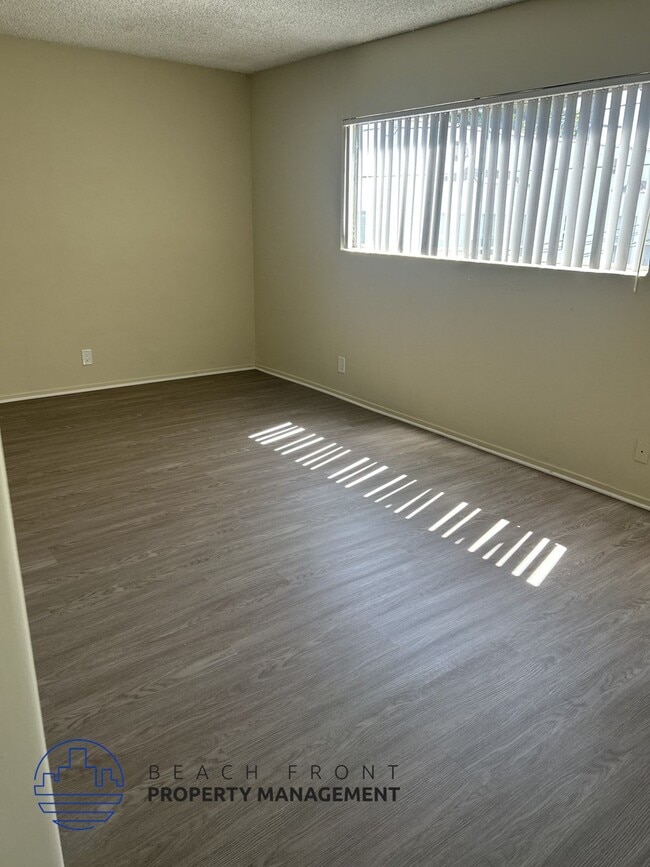 Building Photo - 6214 Victoria Blvd.