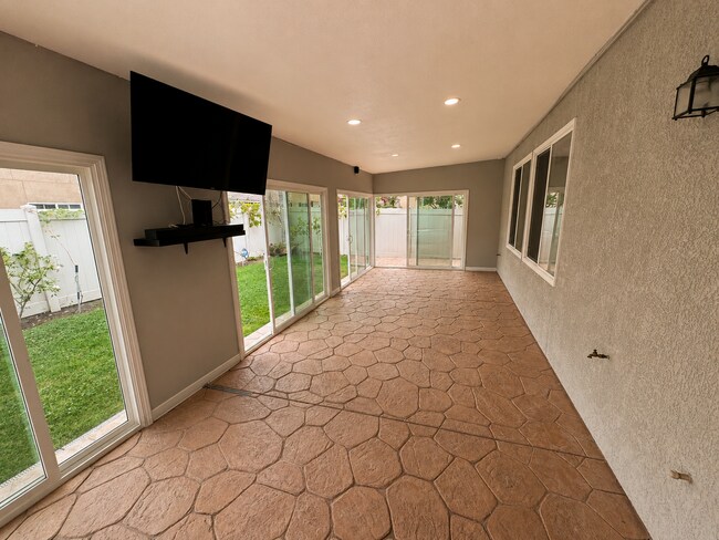 Building Photo - 621 Marbella Ct