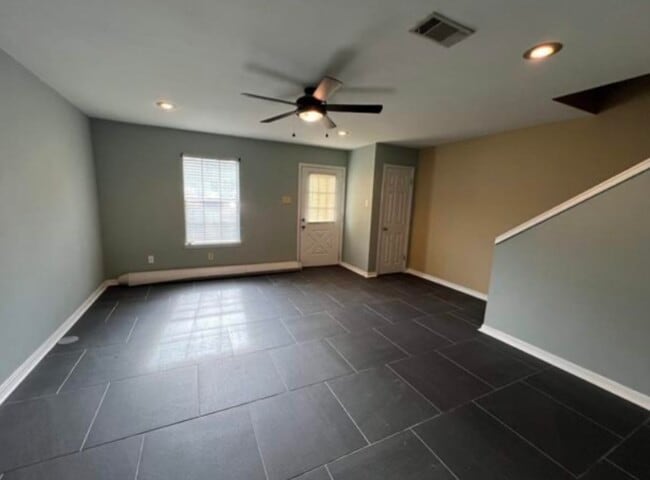 Building Photo - 110 Westchase Dr