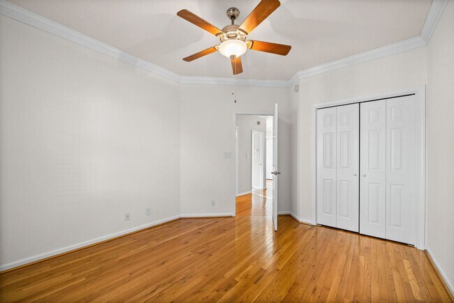 Building Photo - 3 Bedroom 2 Bath Pet Friendly Home For Rent with Community Pool Access!