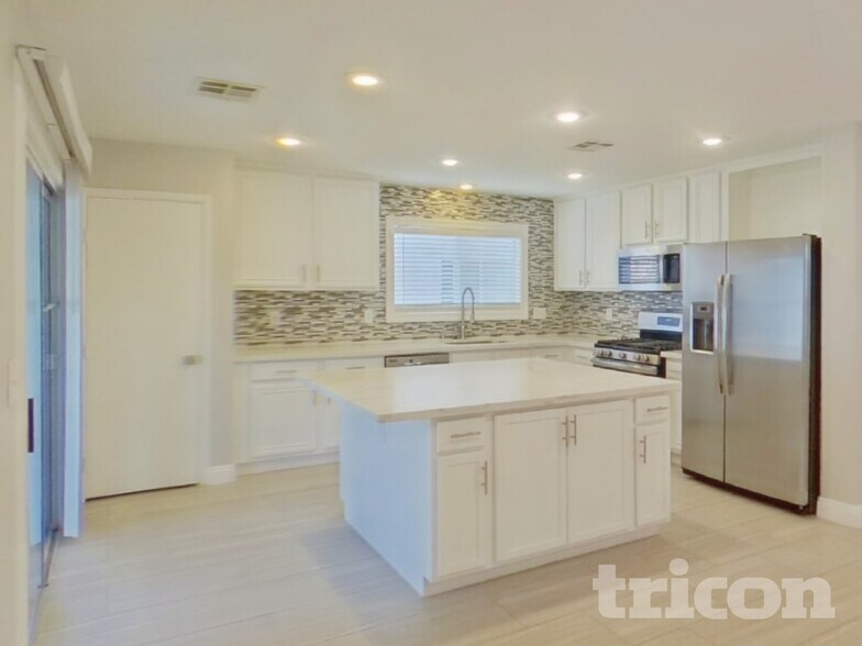 Building Photo - 9569 Colorado Blue St