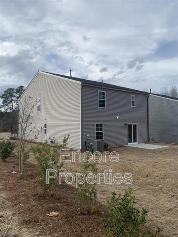 Building Photo - 800 Bellewood Gardens Dr