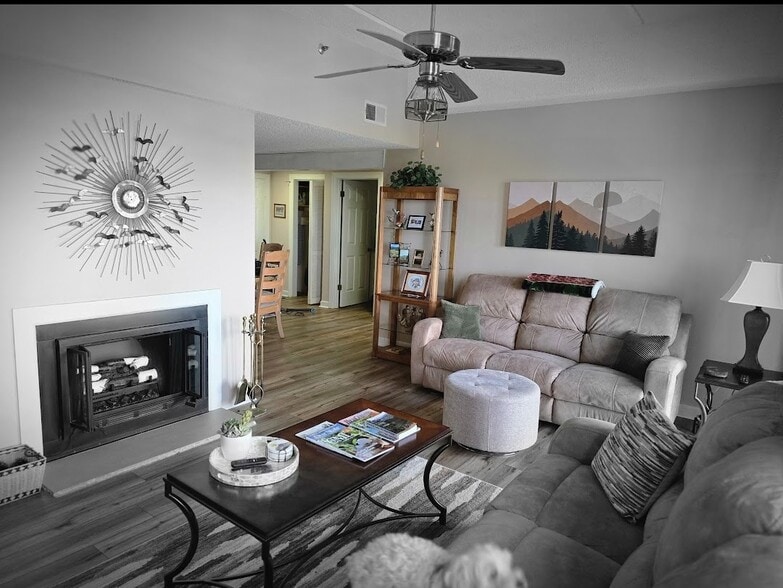 Building Photo - 303 Sugar Top Dr