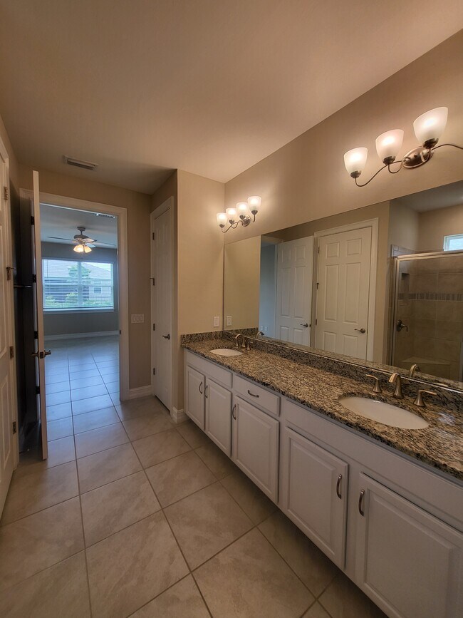Building Photo - 3276 Baravaldo Cir