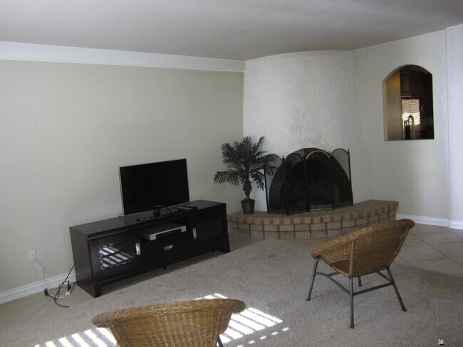 Building Photo - 2240 S Elks Ln
