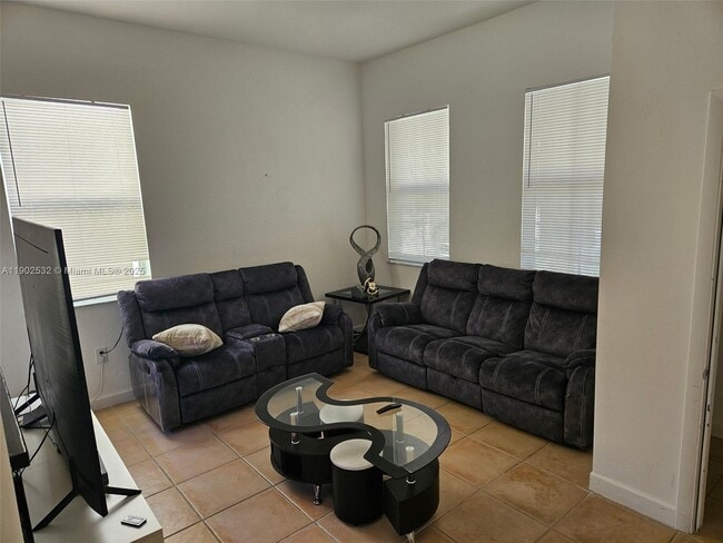 Building Photo - 1522 SE 16th Ave