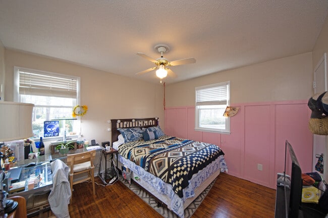 Building Photo - 314 Woodhaven Dr