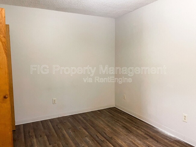 Building Photo - 705 Sanquine Way