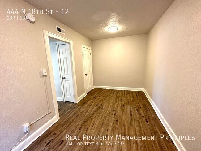 Building Photo - 444 N 18 St