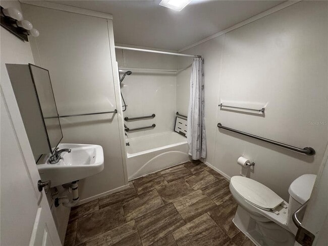 Building Photo - 9990 SE 166 St