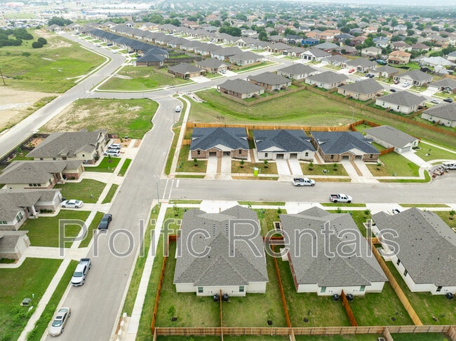 Building Photo - 5103 Rose Petal Ct