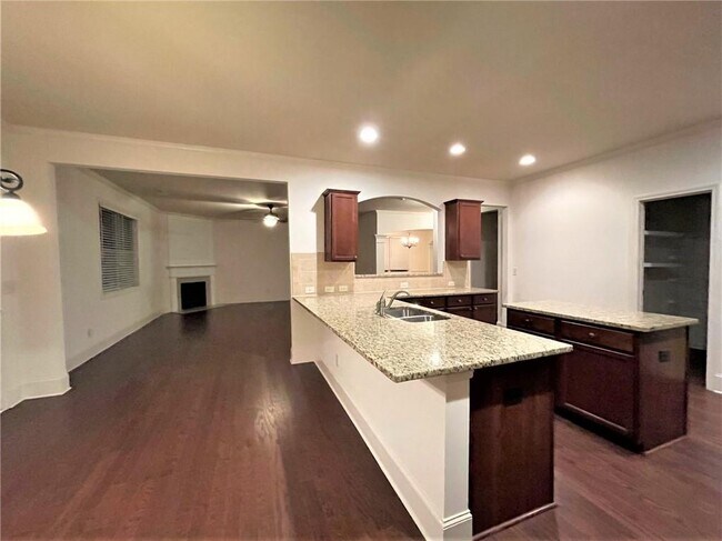 Building Photo - 1225 Apple Blossom Dr