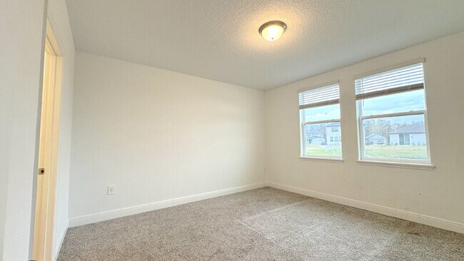 Building Photo - 213 Links Ter Blvd