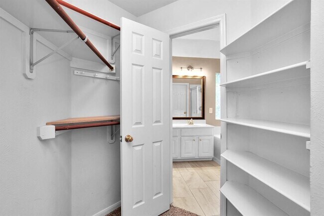 Building Photo - 111 S Winterport Cir