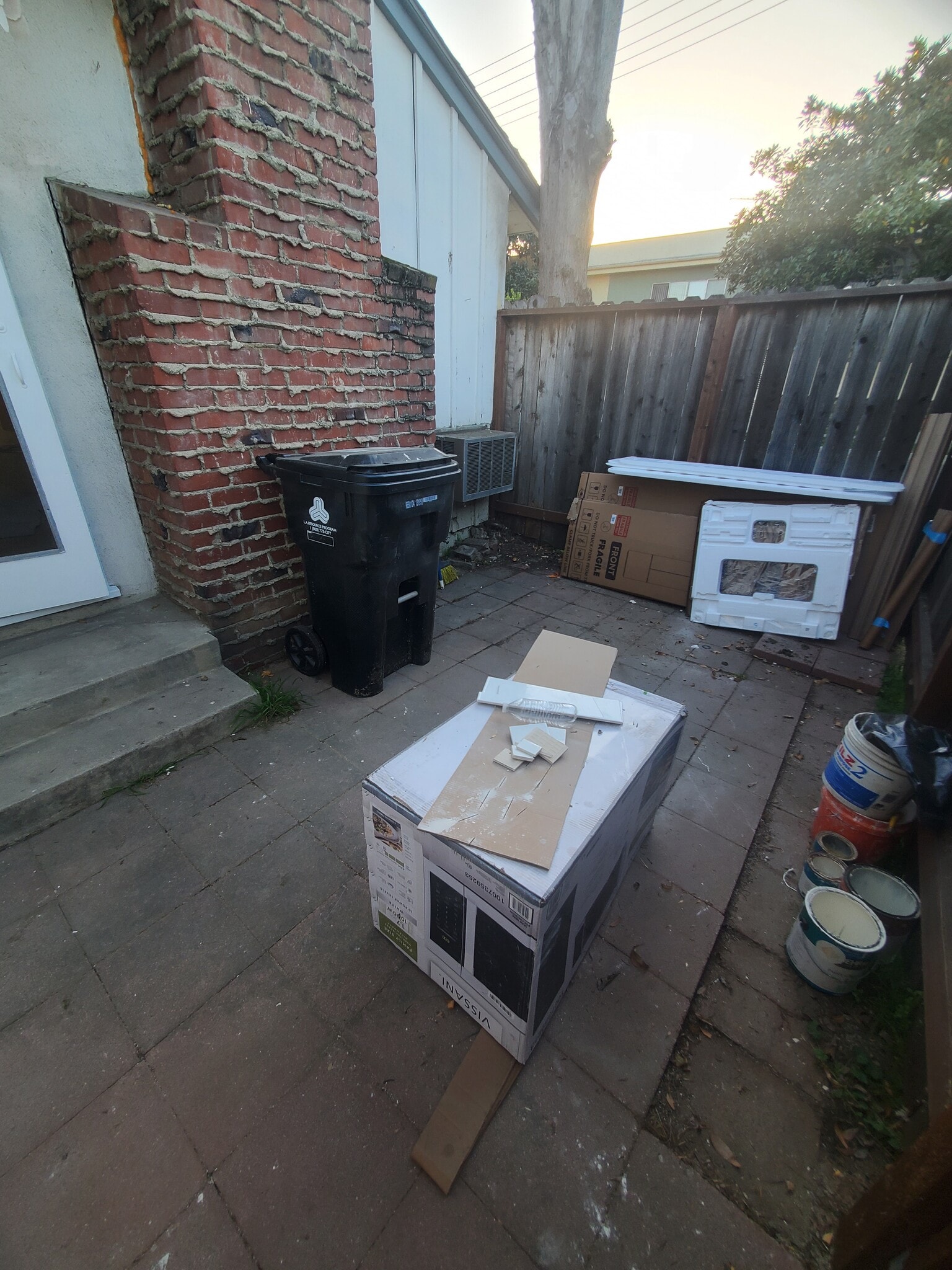 Building Photo - 13529 Burbank Blvd