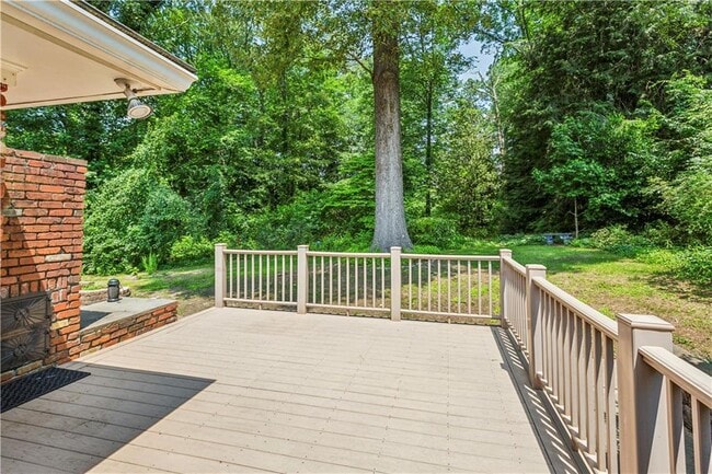 Building Photo - 3292 Ferncliff Pl NE