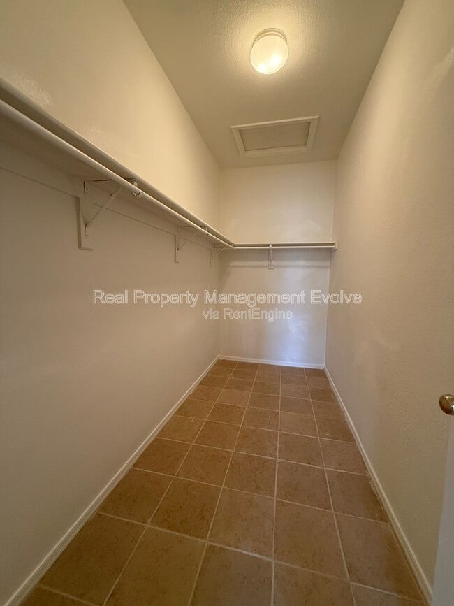 Building Photo - 9559 W Monte Vista Rd