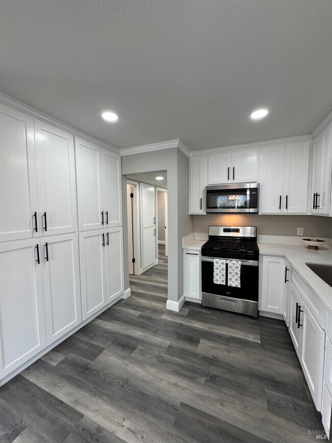 Building Photo - 124 Purdue Dr