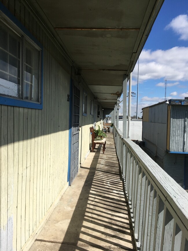 Building Photo - 7939 Sarita St