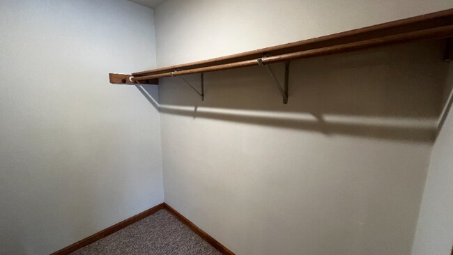 Building Photo - 916 Kings Rd