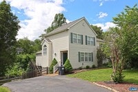 Building Photo - 206 Buttercup Ln