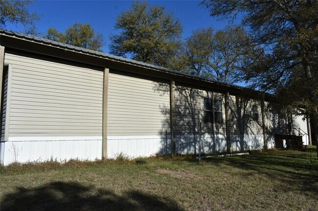 Building Photo - 399 Pope Bend N