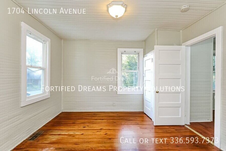 Building Photo - 1704 Lincoln Ave
