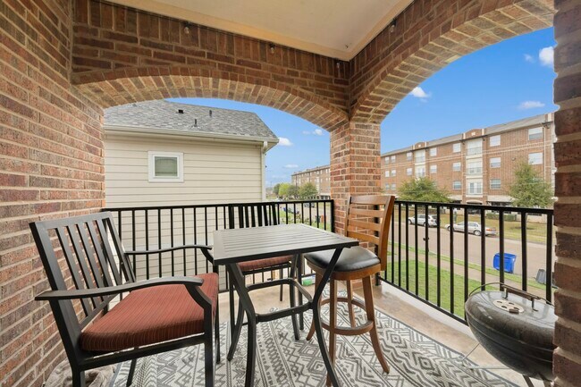 Building Photo - 1425 James Avenue, Unit A