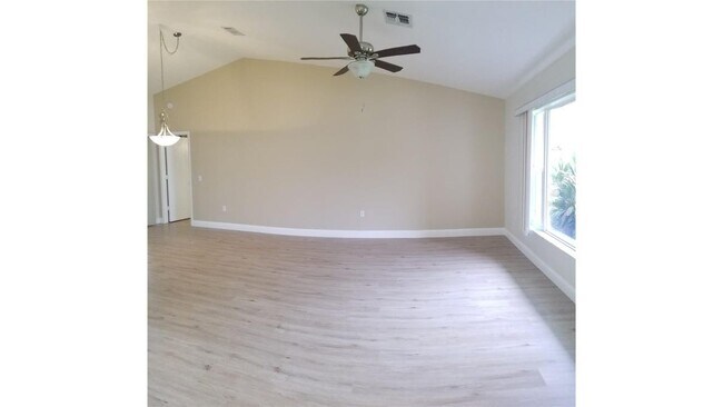 Building Photo - 5810 Garden Lakes Majestic