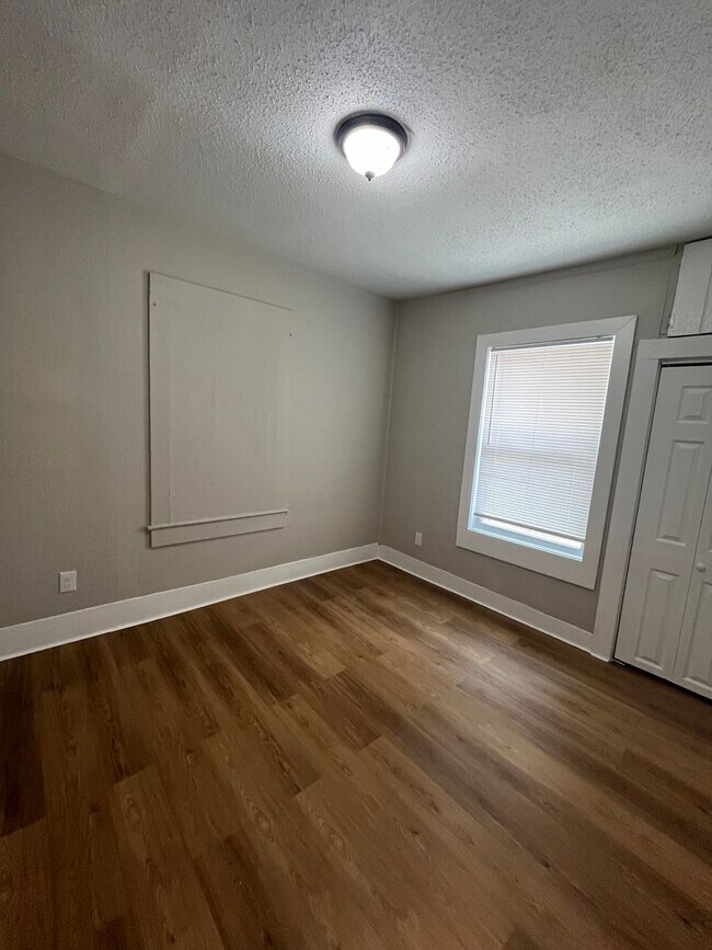 Building Photo - What a beautiful home!!