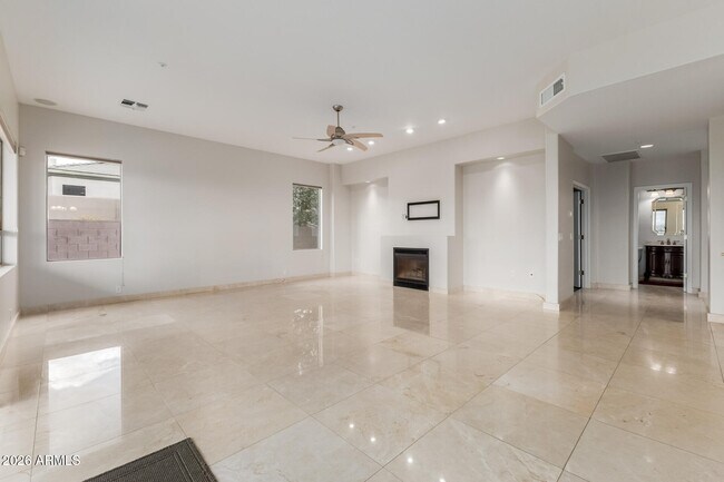 Building Photo - 10872 E Raintree Dr