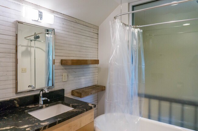 Building Photo - Gorgeous Rustic Renovation in Chicken Hill