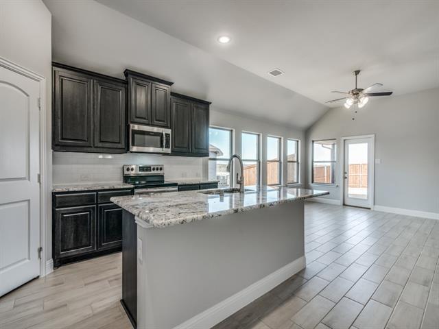 Building Photo - 512 Redbud Dr